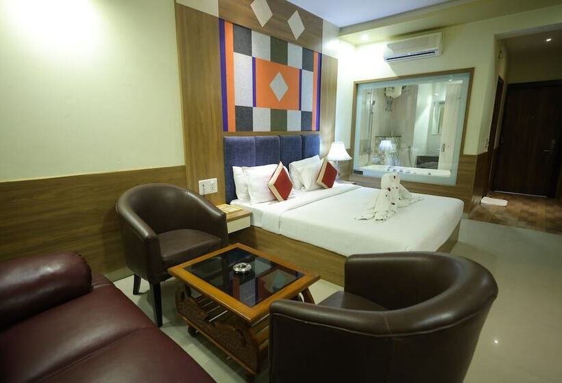 فندق Kaushal International