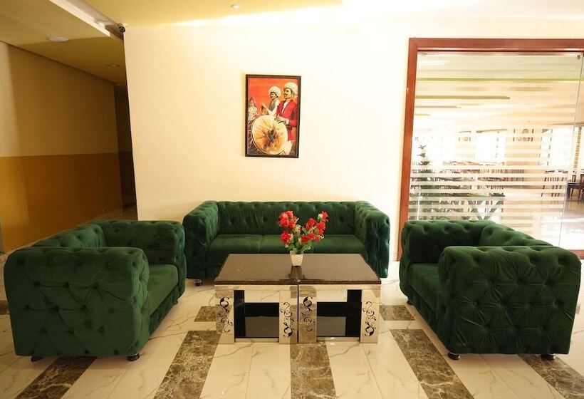 فندق Kaushal International