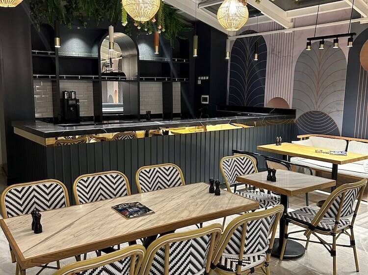 هتل Mona Bosphorus