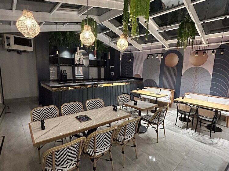 هتل Mona Bosphorus