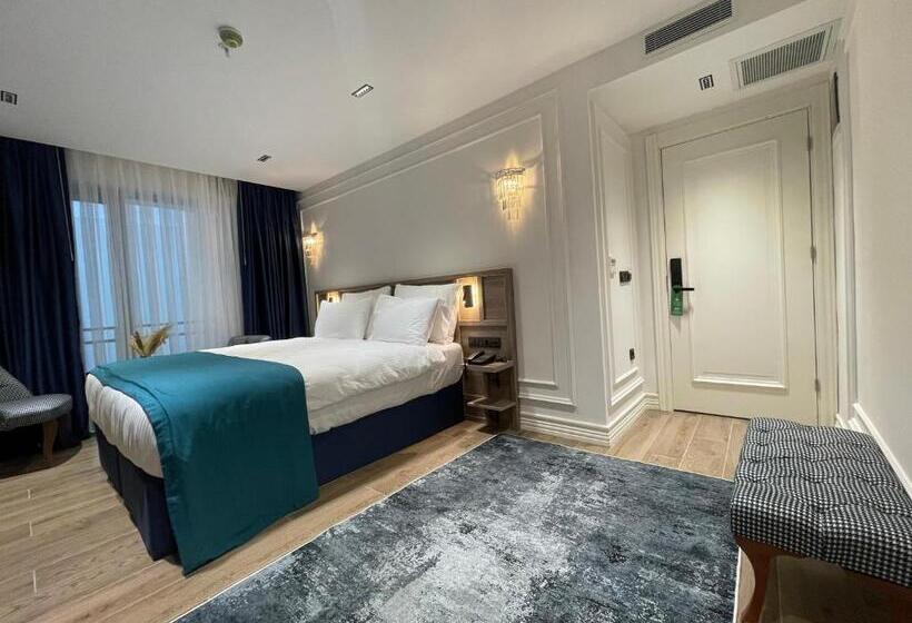 هتل Mona Bosphorus