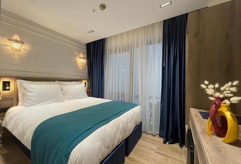 هتل Mona Bosphorus