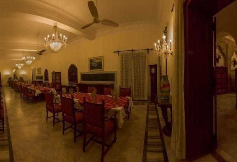 בית מלון כפרי Nilambag Palace