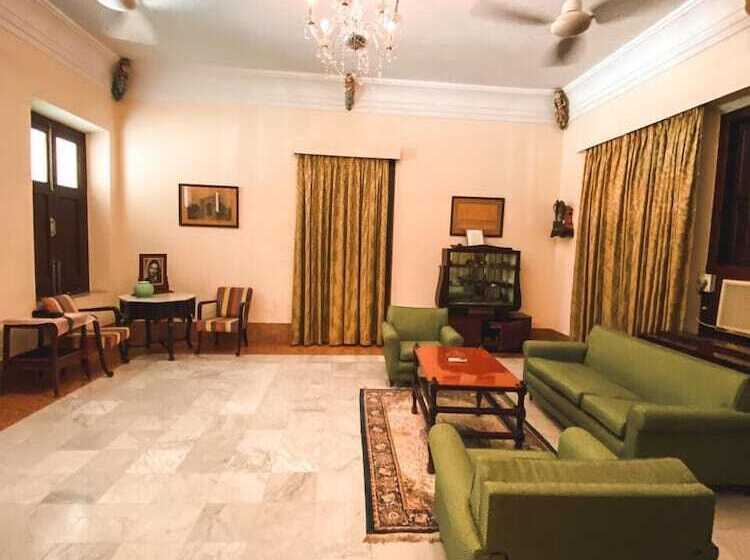 בית מלון כפרי Nilambag Palace