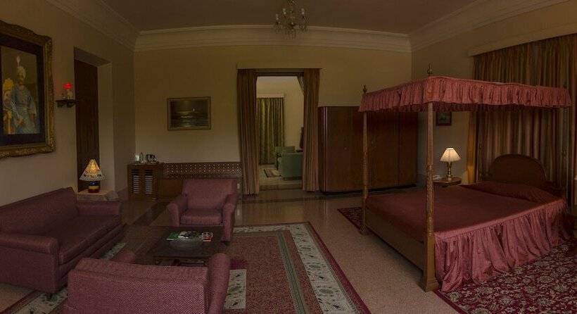 בית מלון כפרי Nilambag Palace