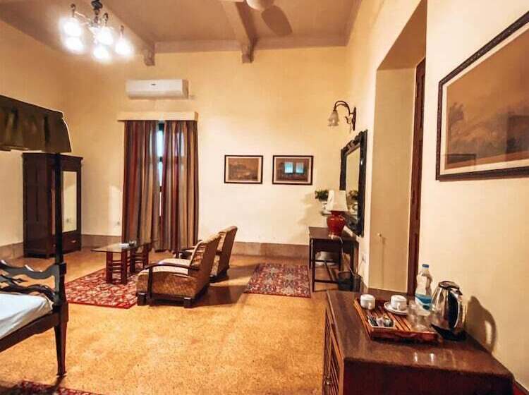 בית מלון כפרי Nilambag Palace