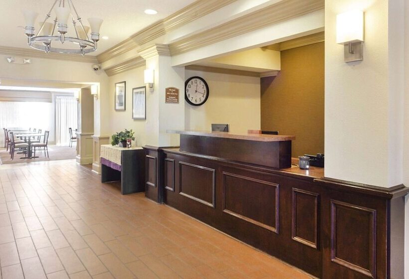 فندق Ramada By Wyndham Jackson Ms