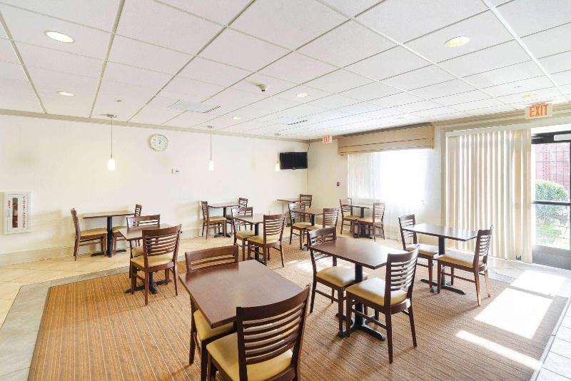 فندق Ramada By Wyndham Jackson Ms