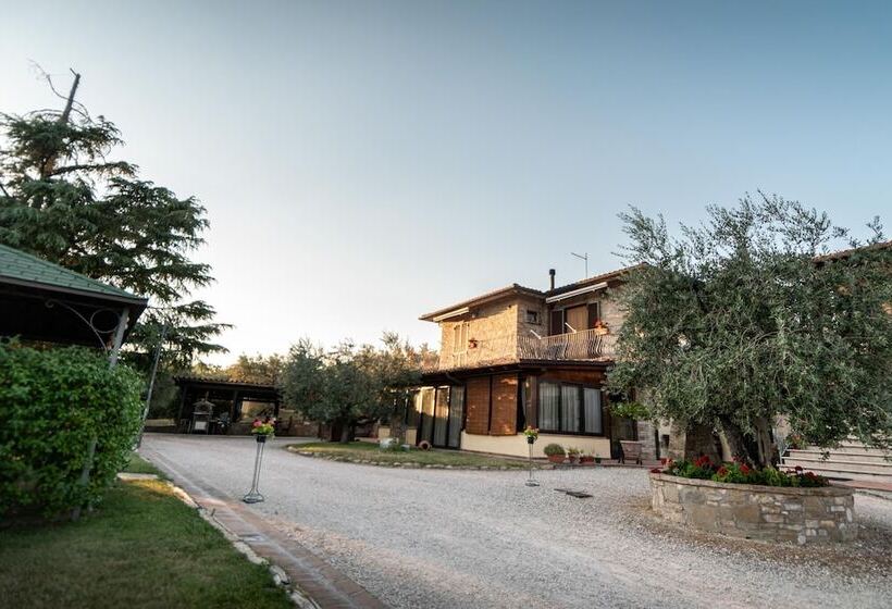 هتل روستایی Agriturismo La Rocca