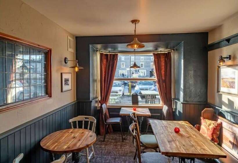 בית מלון כפרי The Black Swan