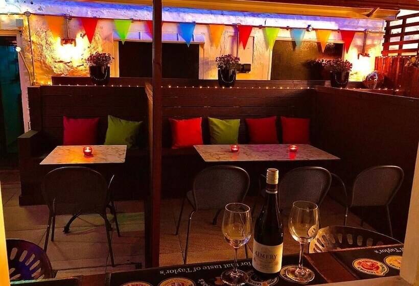 בית מלון כפרי The Black Swan