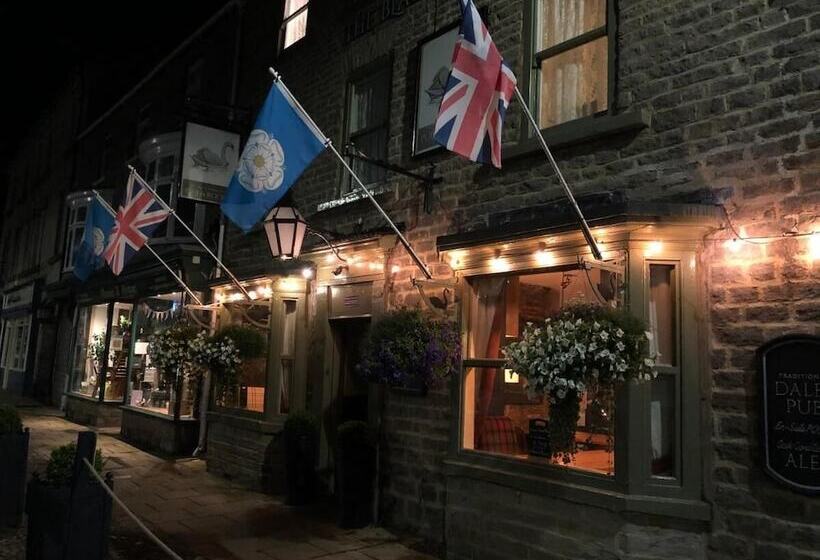 בית מלון כפרי The Black Swan