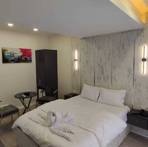 هتل The City Palace