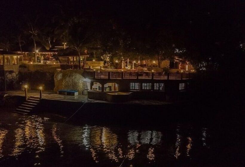 Magic Island Dive Resort