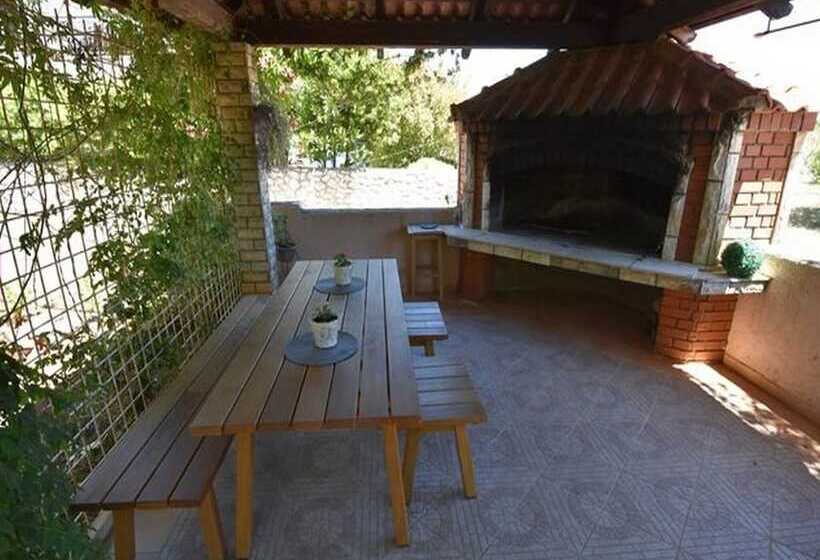 بنسيون Apartments Snježana Carev