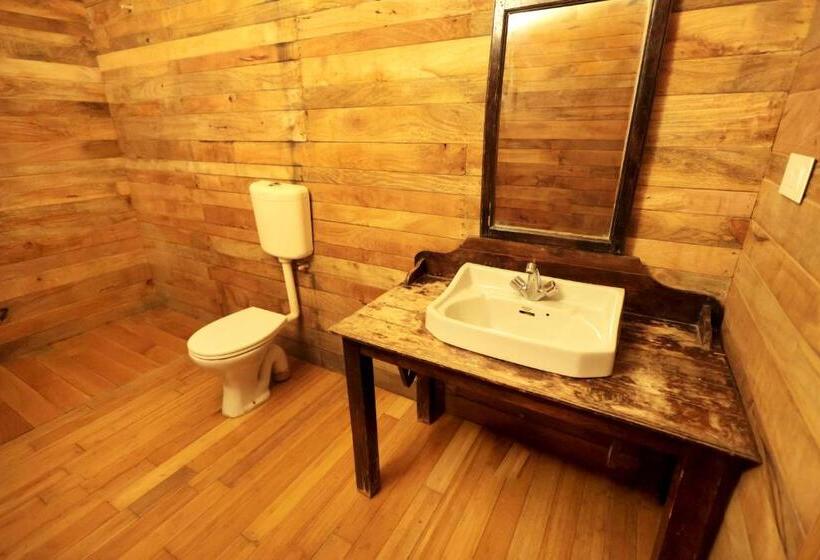 Resort Pangarh Lake Retreat