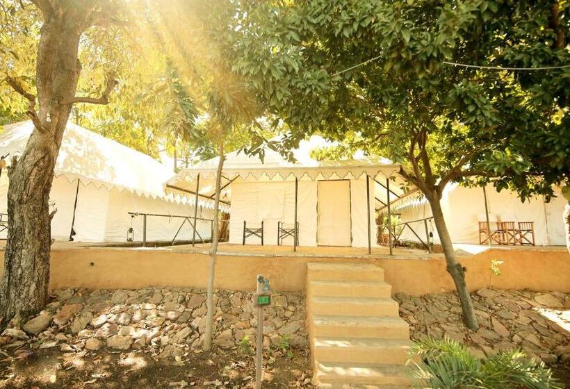 Resort Pangarh Lake Retreat