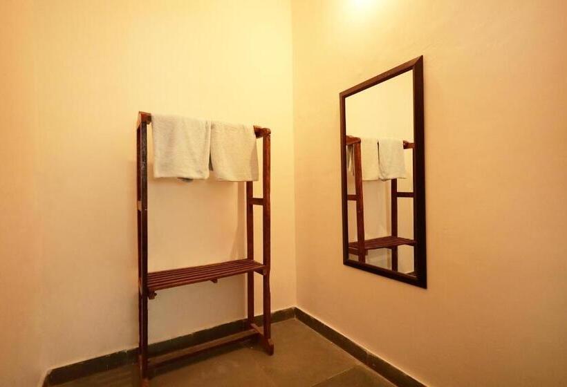 Resort Pangarh Lake Retreat