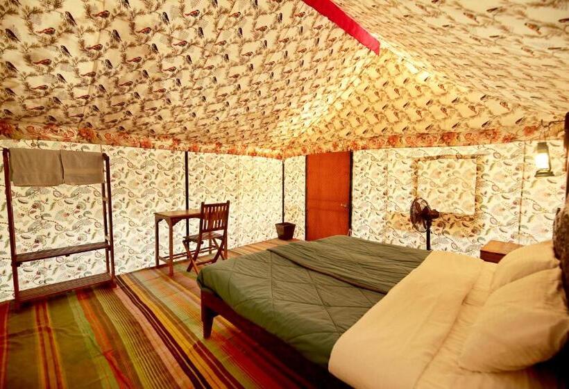 Resort Pangarh Lake Retreat