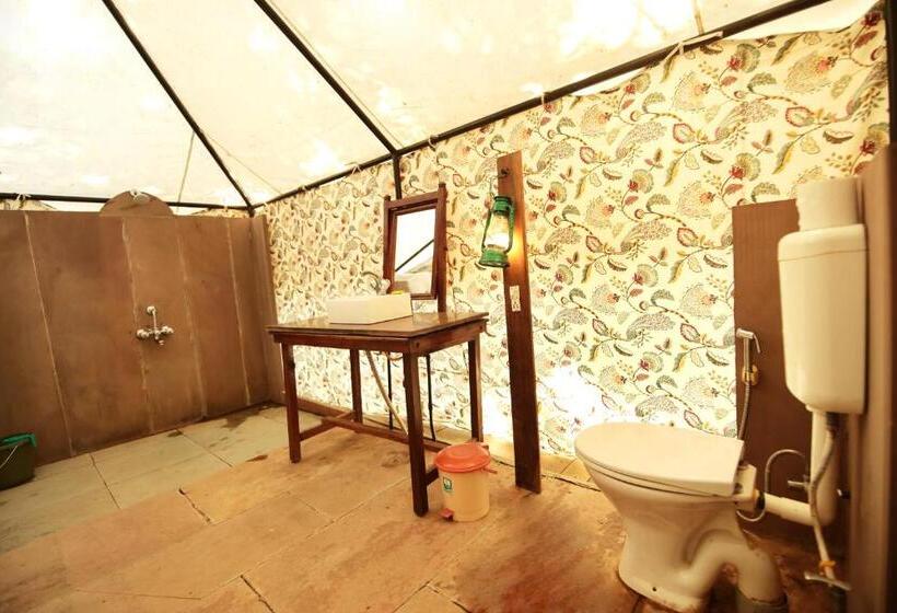 Resort Pangarh Lake Retreat