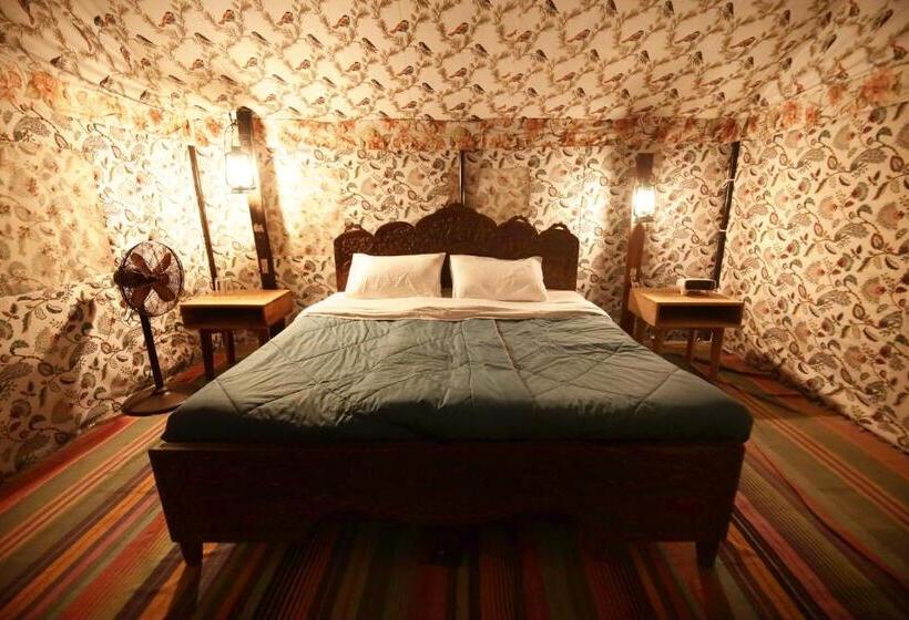 Resort Pangarh Lake Retreat