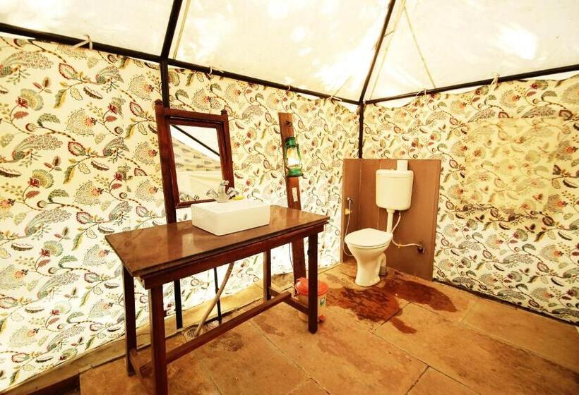 Resort Pangarh Lake Retreat