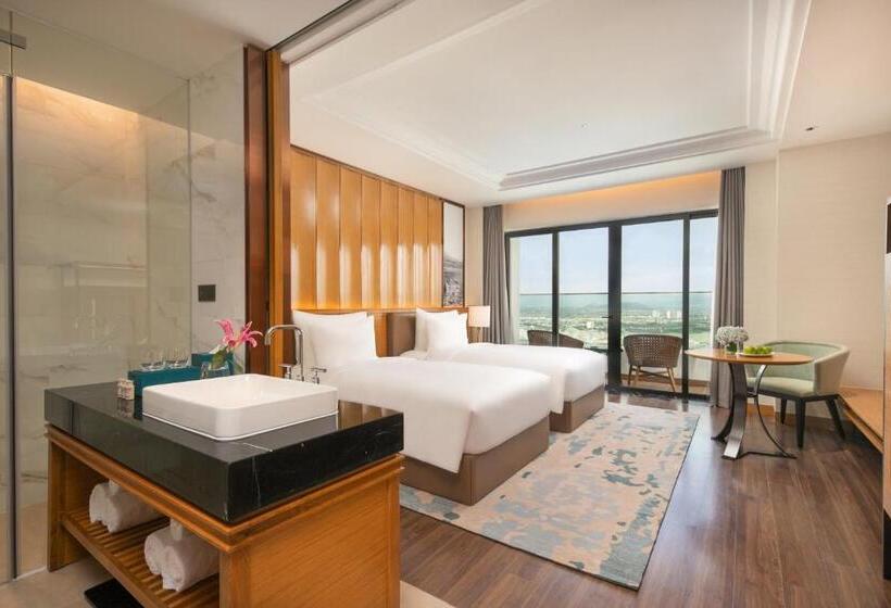 Grand Hyams Hotel Quy Nhon Beach