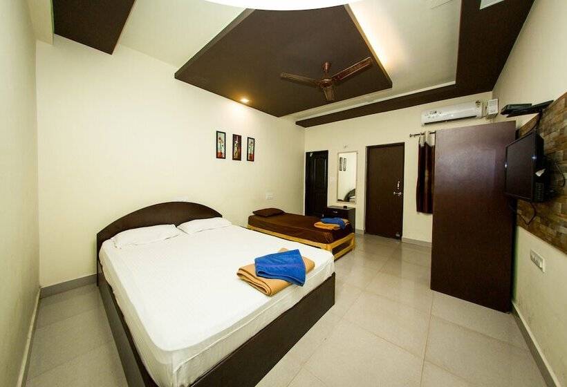 فندق Madhu's Inn