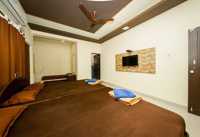 فندق Madhu's Inn