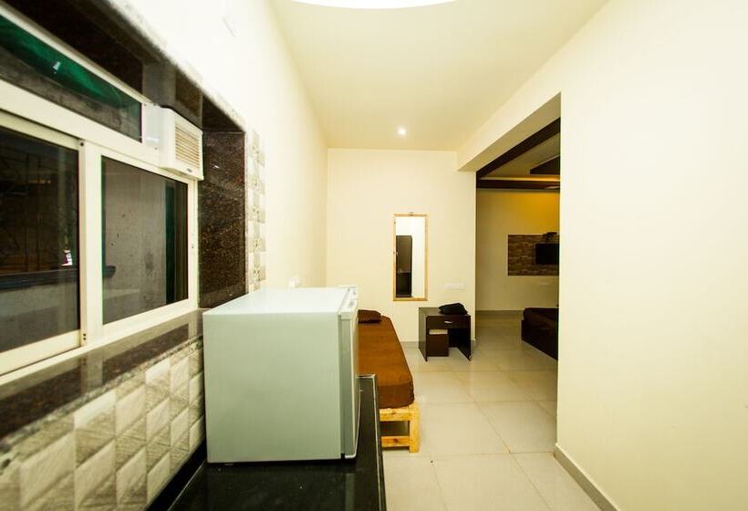 فندق Madhu's Inn