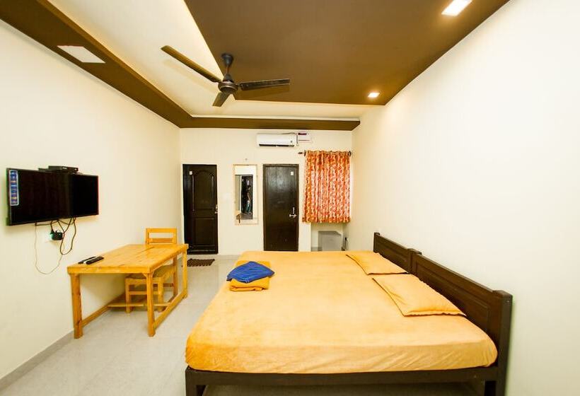 فندق Madhu's Inn