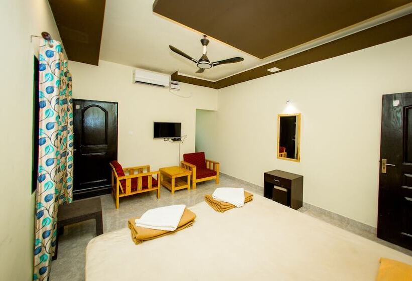 فندق Madhu's Inn