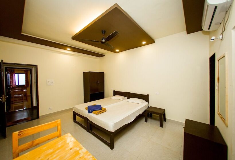 فندق Madhu's Inn