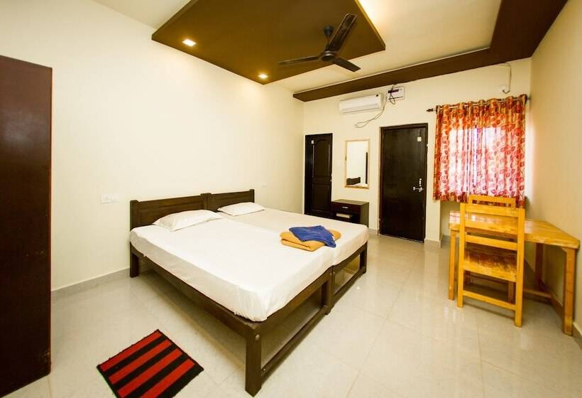 فندق Madhu's Inn