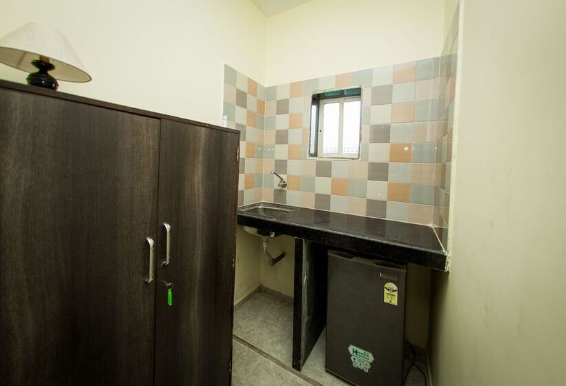 فندق Madhu's Inn