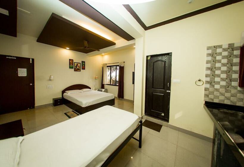 فندق Madhu's Inn
