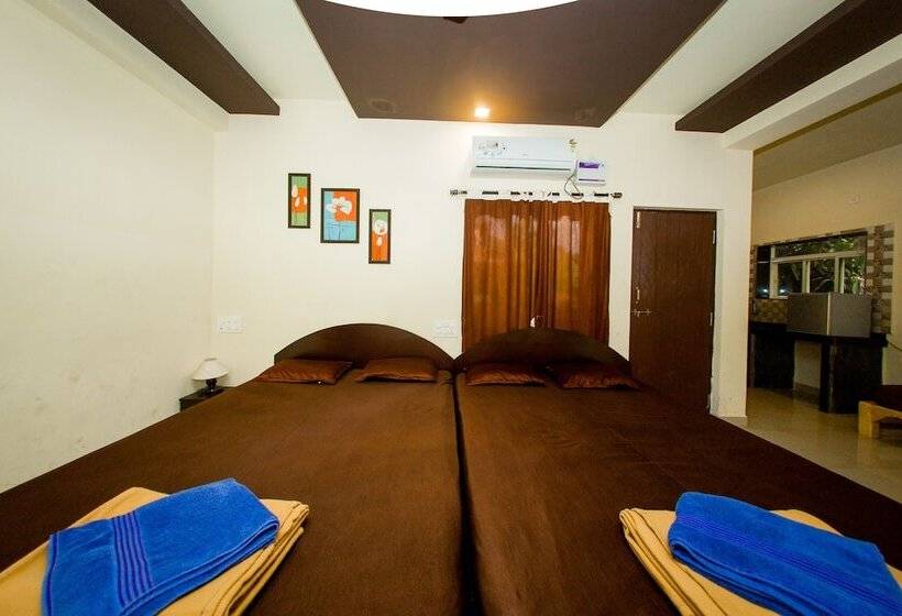 فندق Madhu's Inn