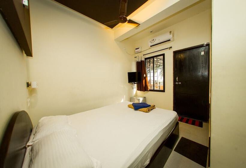 فندق Madhu's Inn