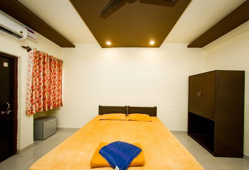 فندق Madhu's Inn