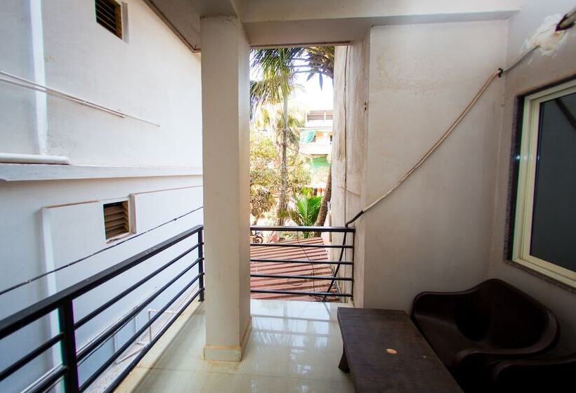 فندق Madhu's Inn