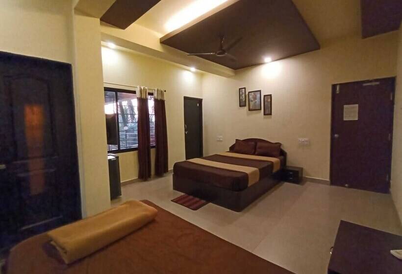 فندق Madhu's Inn