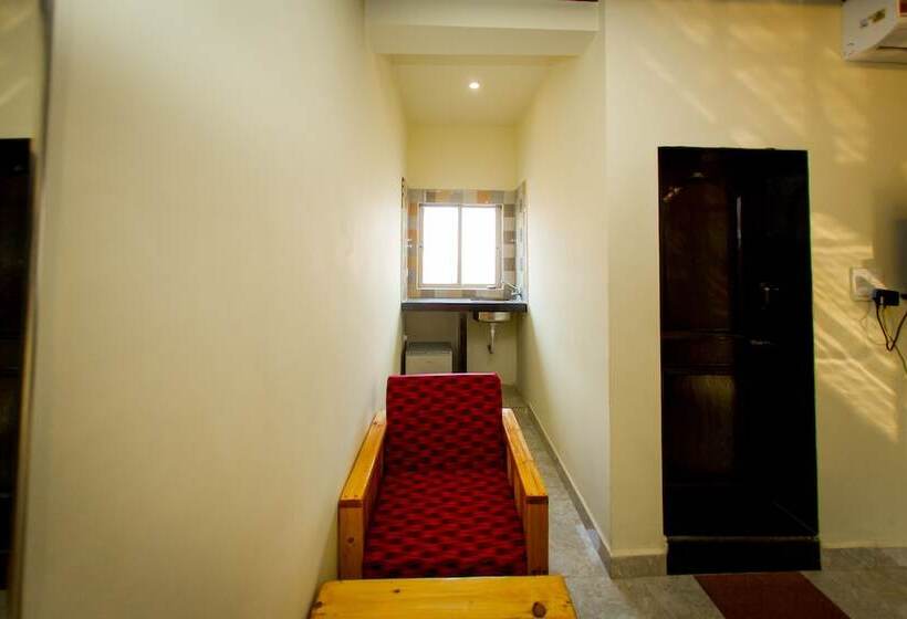 فندق Madhu's Inn