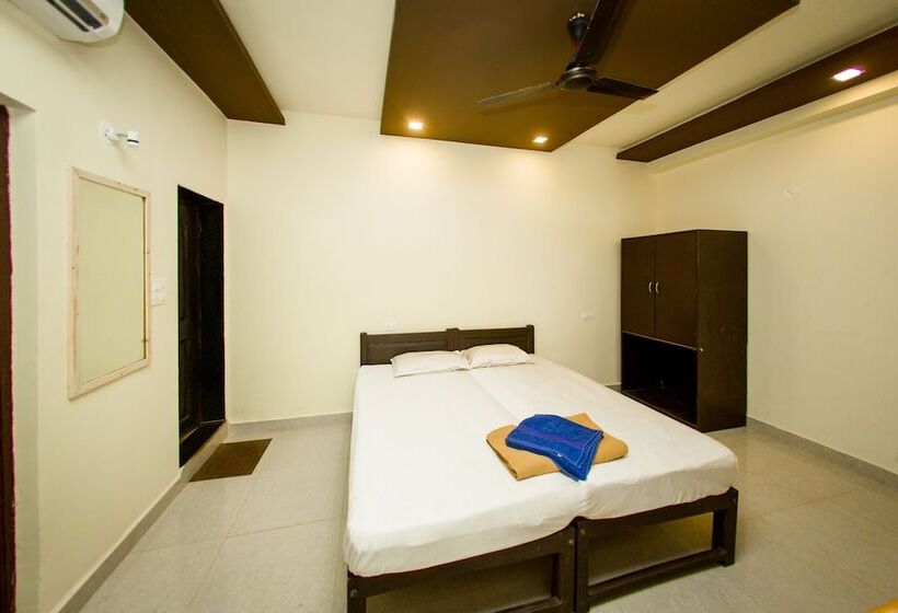 فندق Madhu's Inn