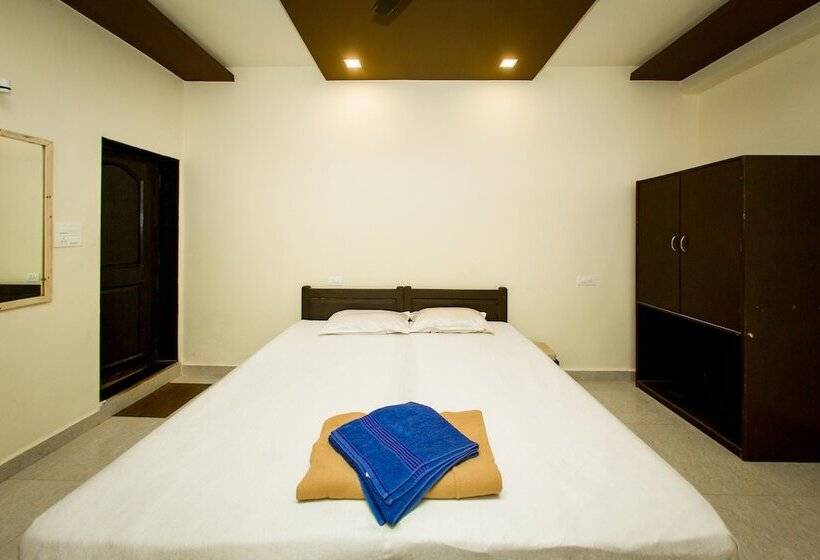 فندق Madhu's Inn