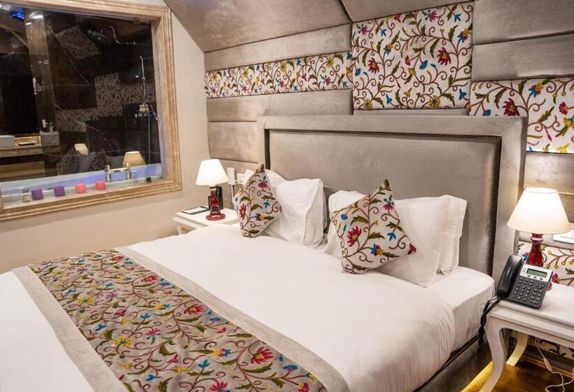 ホテル Snow Land Srinagar