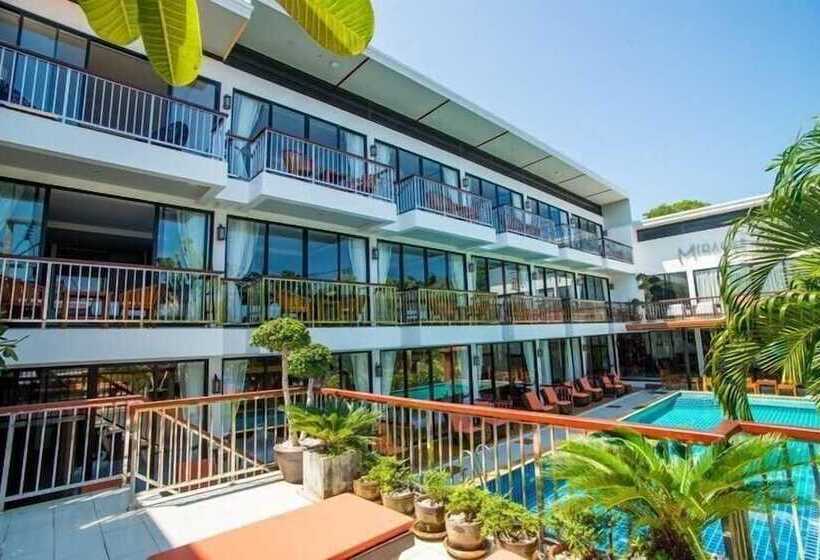 בית מלון כפרי Z&z House