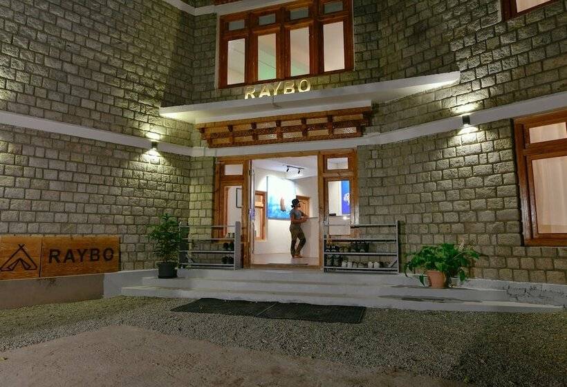 Raybo Hostel