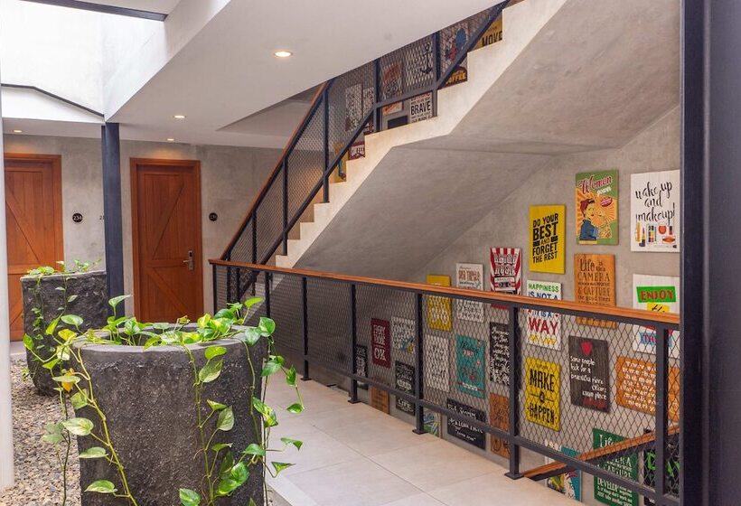 Summerville Hotel & Coffee Shop