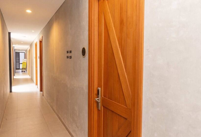 Summerville Hotel & Coffee Shop