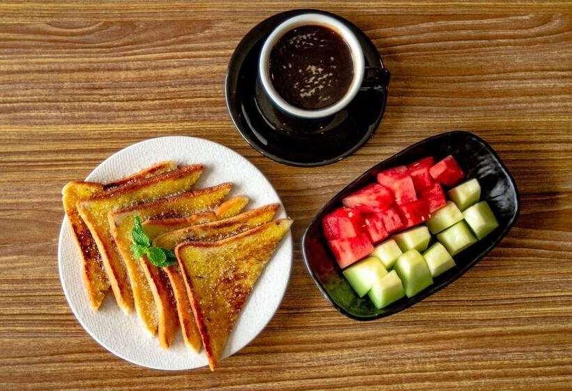 Summerville Hotel & Coffee Shop